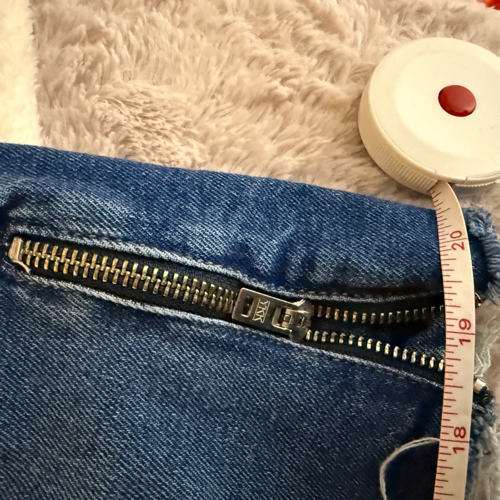 Tommy Jeans Denim Mini Skirt Med Wash Raw Hem Side Zips Blue Sz 32 Biker Plus Sz - Picture 7 of 9